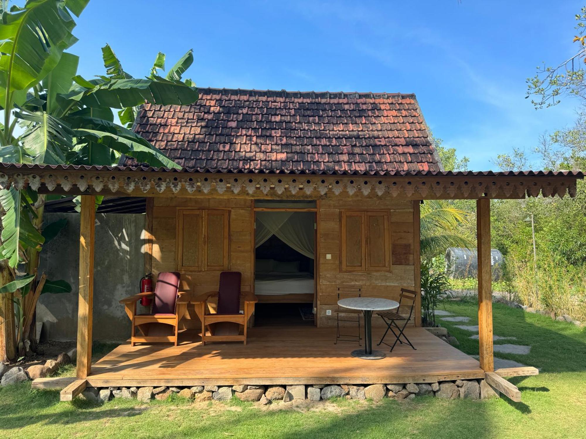 Mangroove Bay Boutique Hostel Banyuwedang Esterno foto